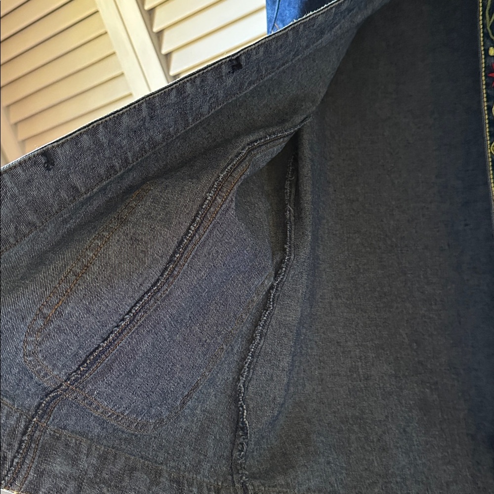 G Unit Fashions GORGEOUS embroidered denim jacket M - Picture 9 of 14